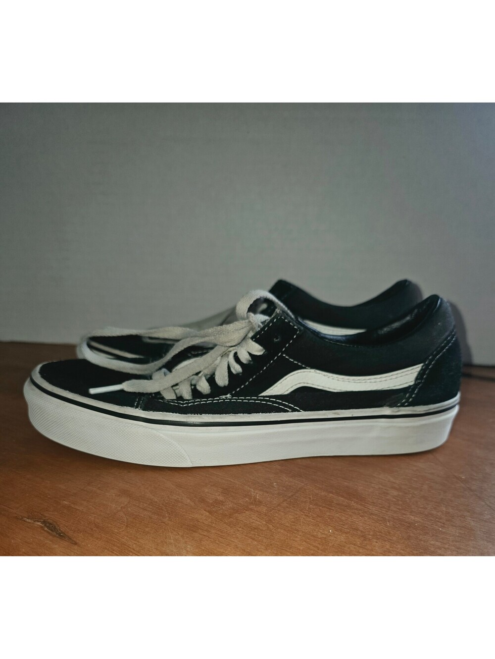 Vans old Skool black check, mens size 7, womens size 8.5
